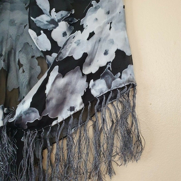 Women's shawl, summer, light size 35x35 - Picture 4 of 5